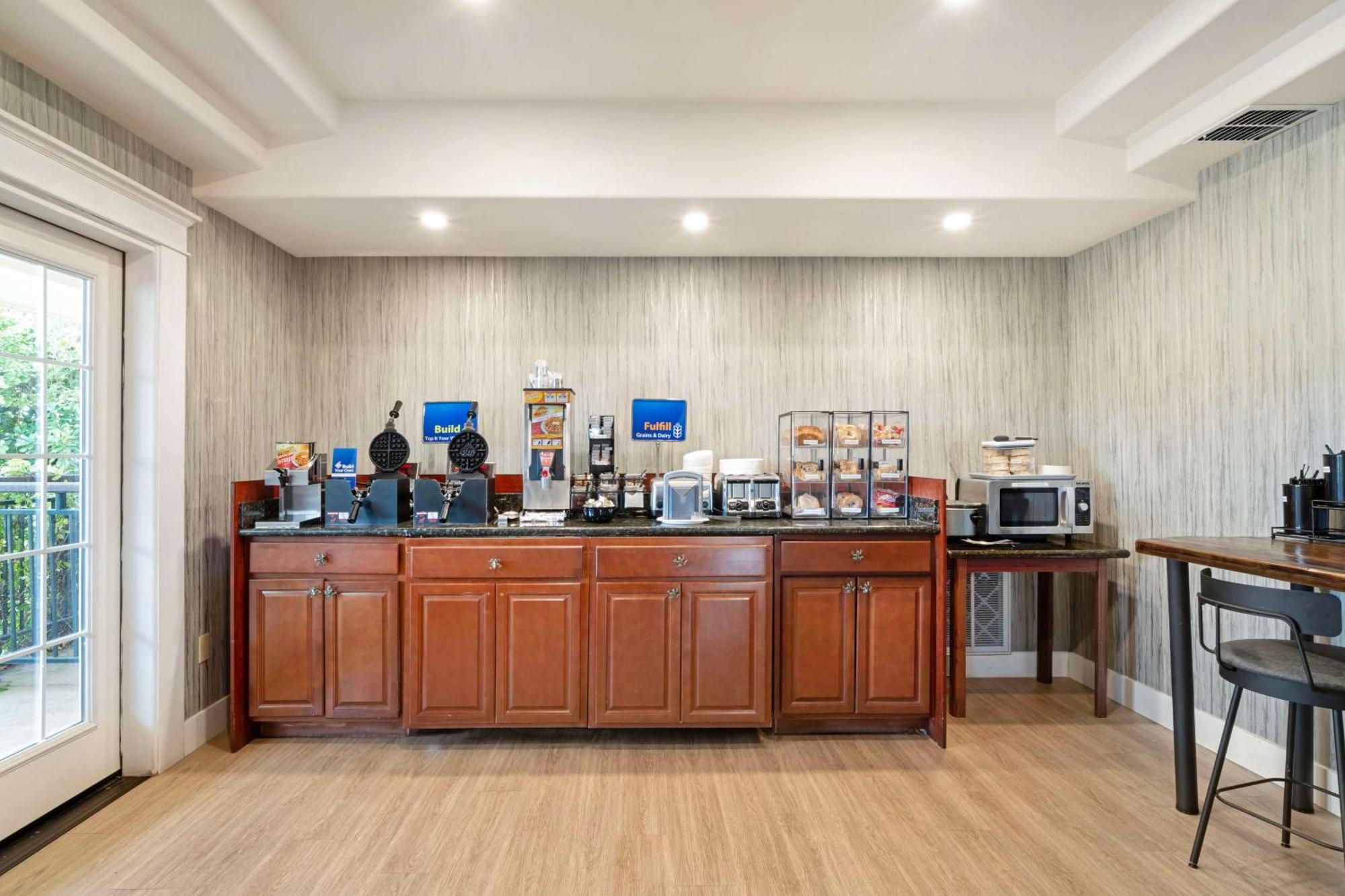 Best Western Cedar Inn & Suites Angels Camp Exterior photo
